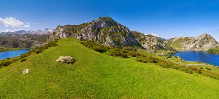 Covadonga Lakes image