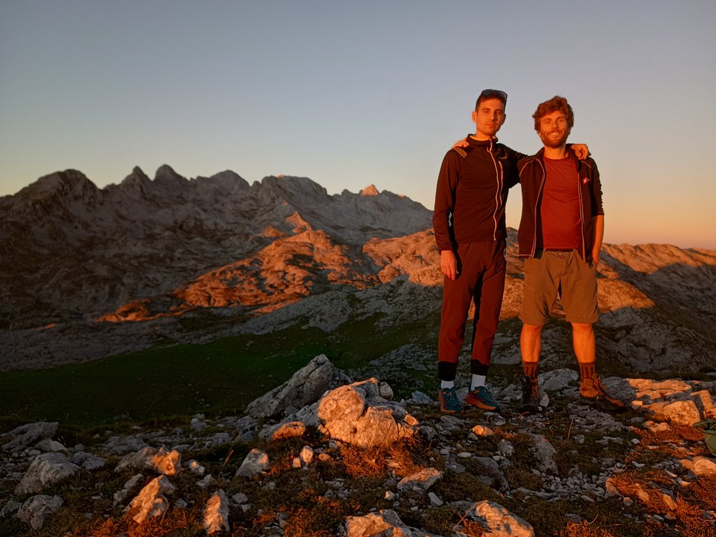 Hikers in Anillo Vindio