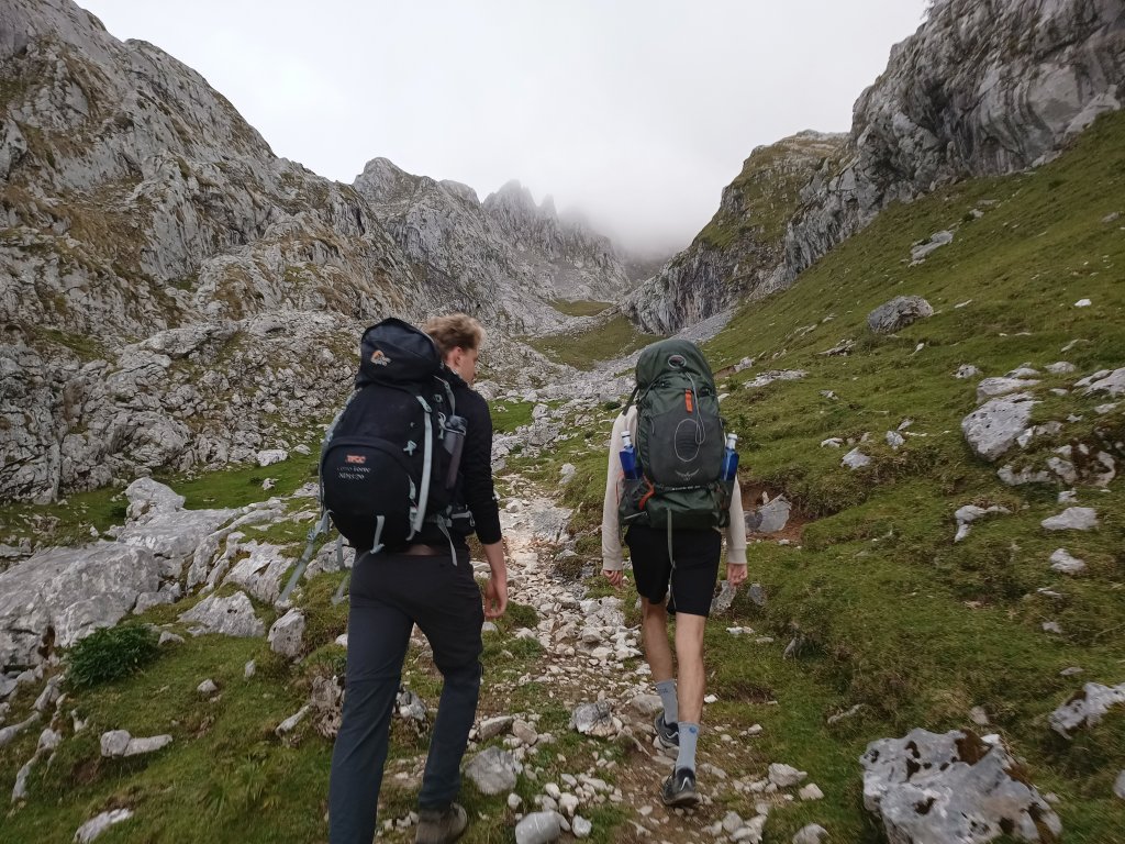 Hikers in Vegarredonda 